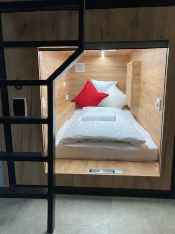 Capsule Hostel Zizkov Tower Прага Экстерьер фото