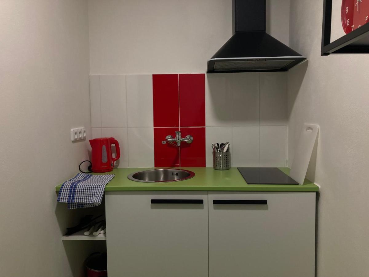 Capsule Hostel Zizkov Tower Прага Экстерьер фото