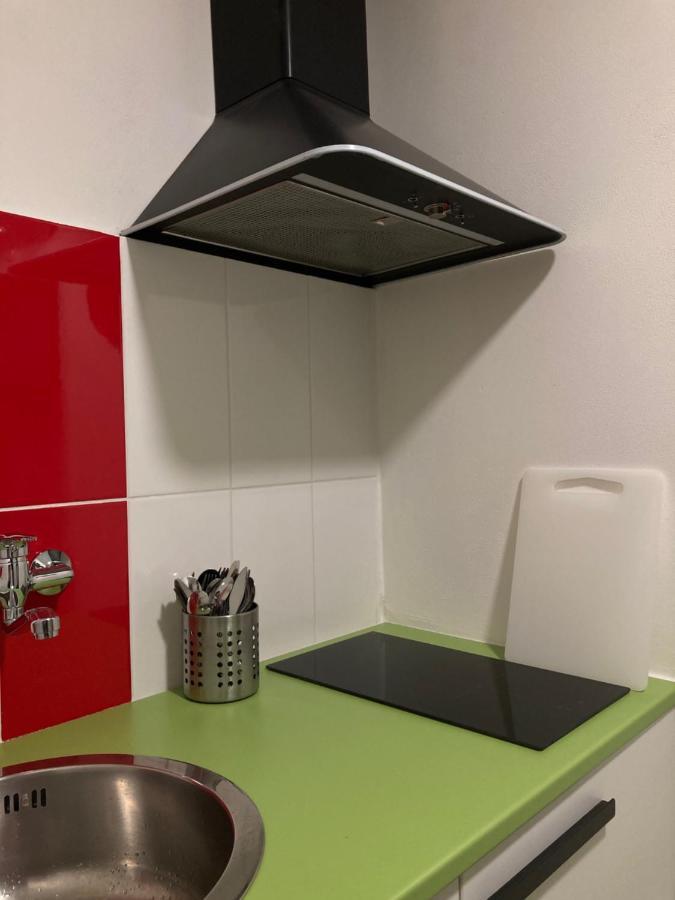 Capsule Hostel Zizkov Tower Прага Экстерьер фото