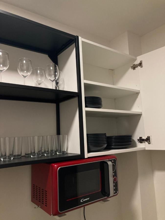 Capsule Hostel Zizkov Tower Прага Экстерьер фото