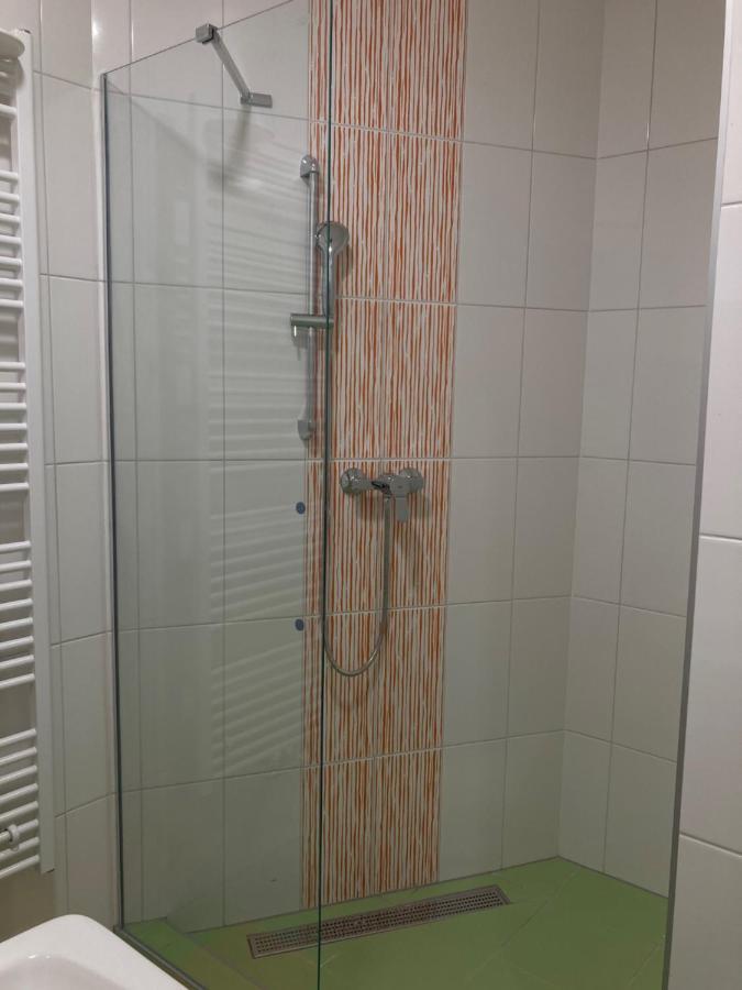Capsule Hostel Zizkov Tower Прага Экстерьер фото