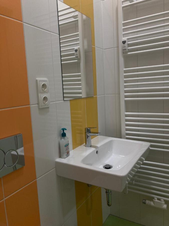 Capsule Hostel Zizkov Tower Прага Экстерьер фото