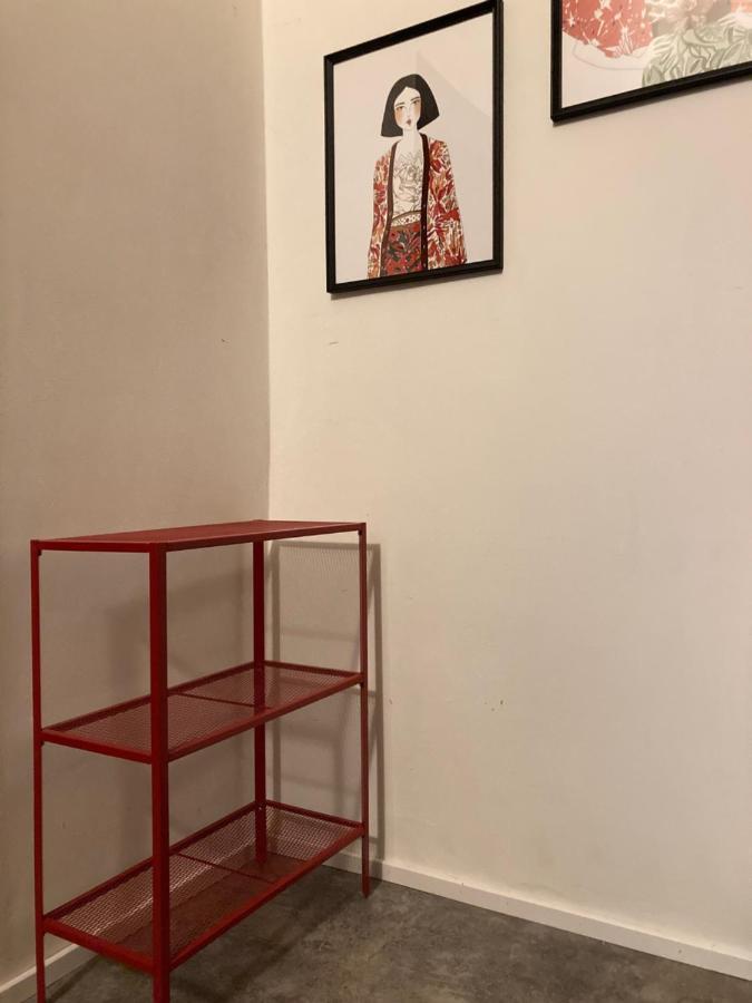 Capsule Hostel Zizkov Tower Прага Экстерьер фото