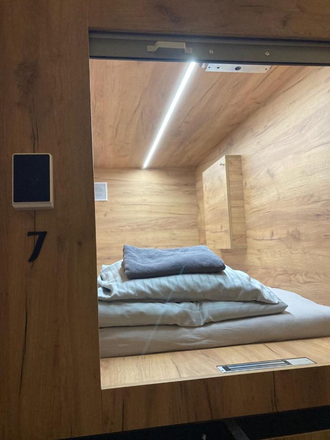 Capsule Hostel Zizkov Tower Прага Экстерьер фото